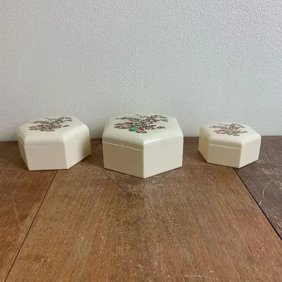 Vintage Hexagon Plastic Melamine Nesting Trinket Box Set‎ White With Red Flowers - Picture 7 of 8